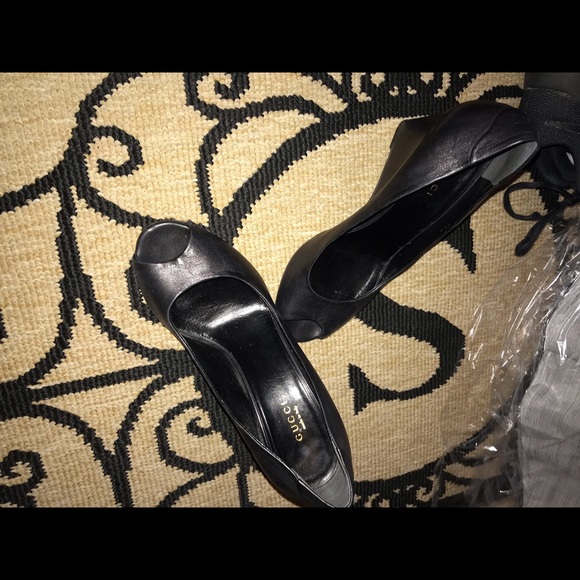 Gucci wedge open toe shoes size 61/2 - Picture 4 of 8